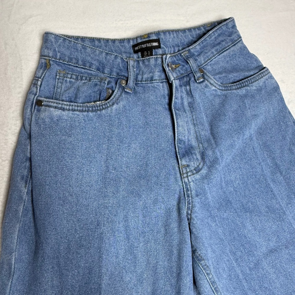 PrettyLittleThing Light Wash Denim High Waisted Barrel Jeans Women US 4
